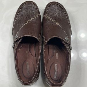 Clarks Soft Cushion Brown Silver Buttons Flats Loafers Slide On Casual size 11